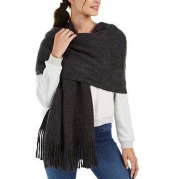 Steve  Madden Blanket Scarf - Picture 1 of 4